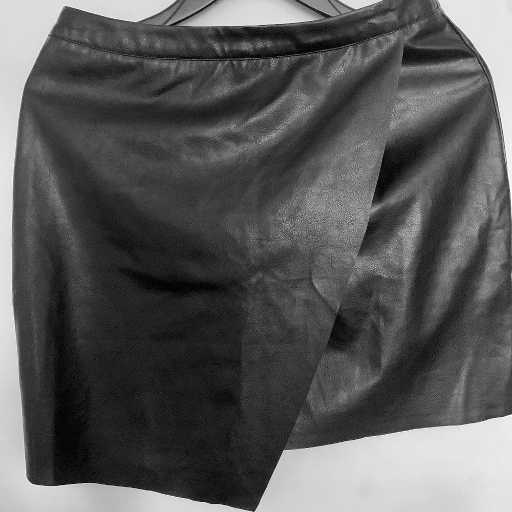 Pretty Little Black Faux Leather mini skirt (NEW)